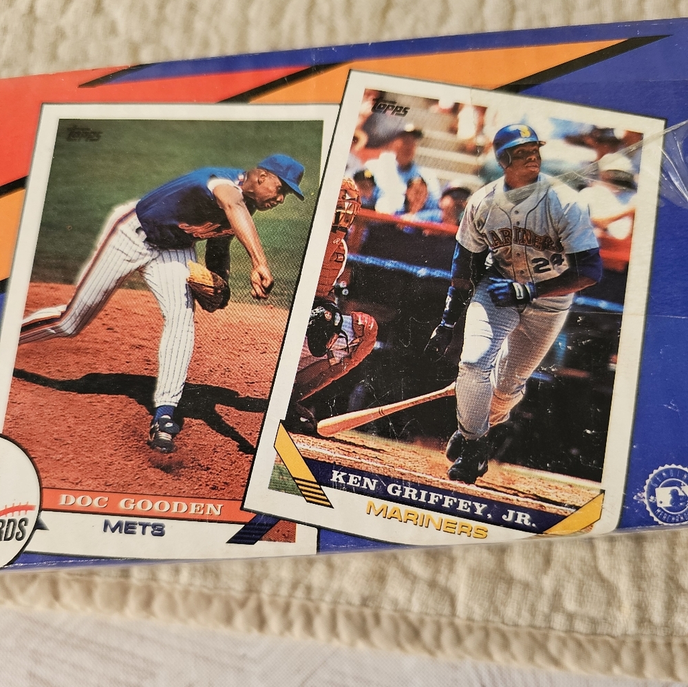 1993 Topps set - Picture 2 of 7